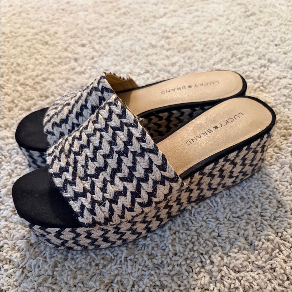 Lucky Brand Black and Cream Woven Platform Slide Sandals